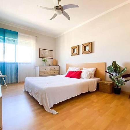 Ferienwohnung One Bed Cozy In The Center, 1Min From Train Station Olhão Exterior foto