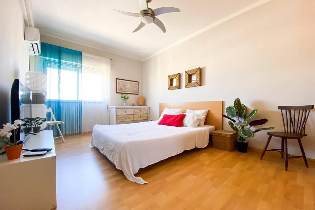 Ferienwohnung One Bed Cozy In The Center, 1Min From Train Station Olhão Exterior foto